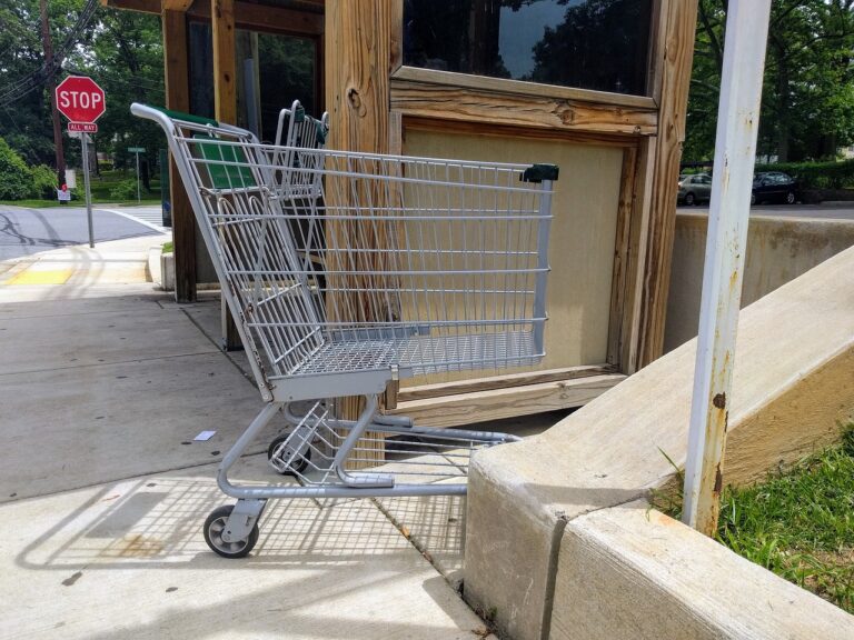 Designing a Functional and Stylish Entryway Bench